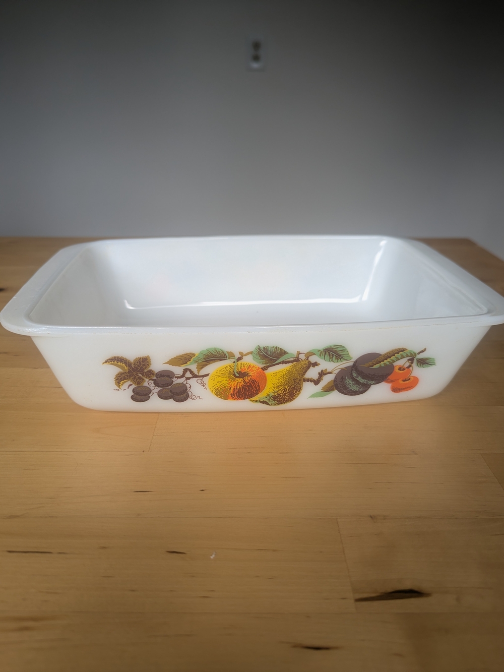 Vintage JAJ Crown Pyrex Casserole Dish Kent Orchard Milk Glass England No Lid